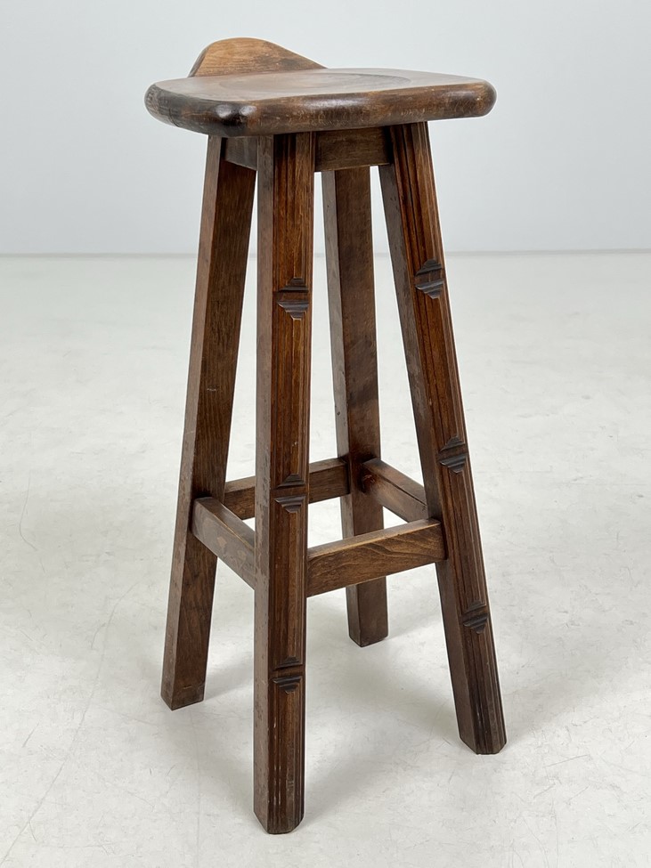 Bar stool